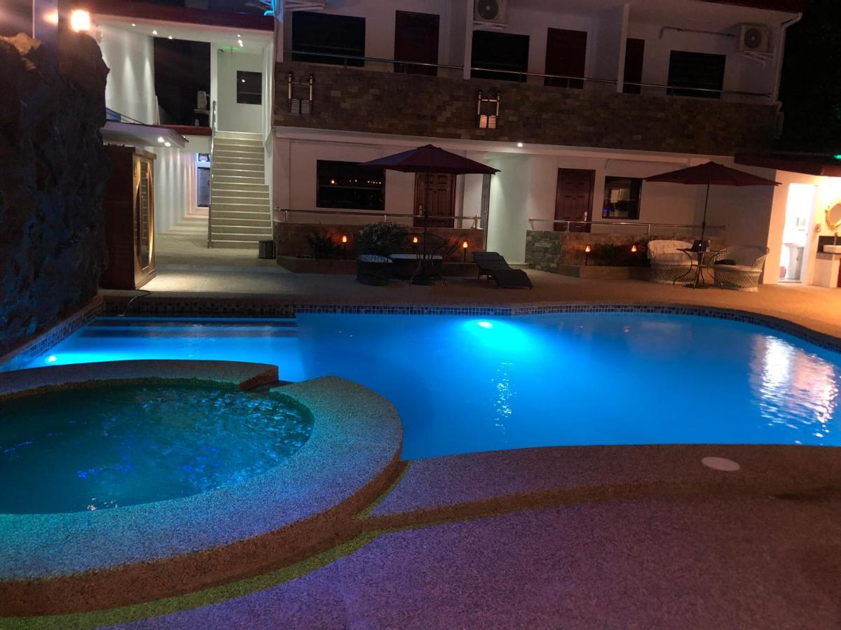 Out Back Hotell Olongapo City Exteriör bild